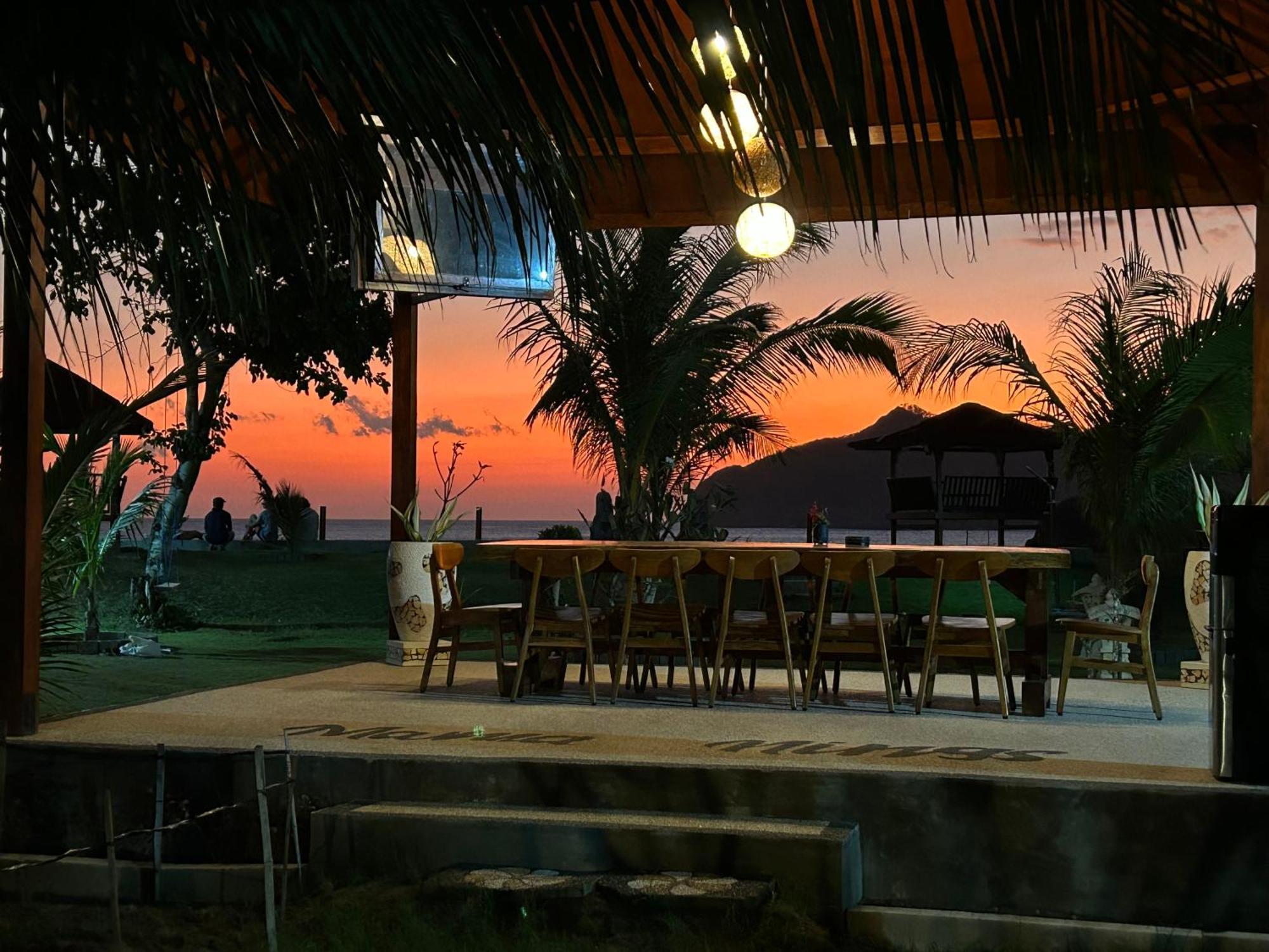 Mama Nings Beach Hotel Sekongkang Exterior photo